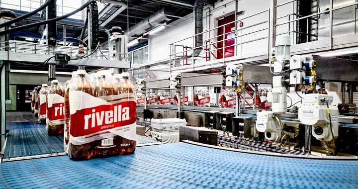 Im Inneren einer Produktionshalle von Rivella